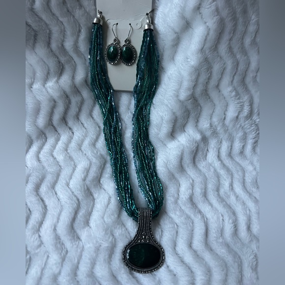 New earrings and necklace set!!! - Picture 2 of 3